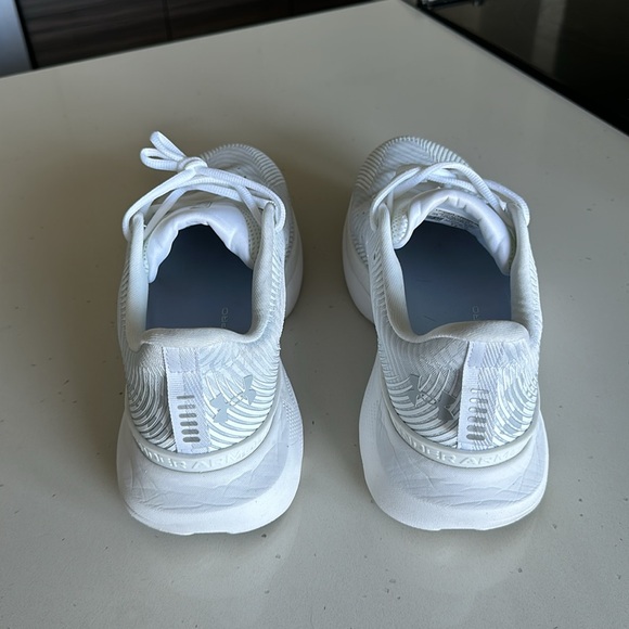 UA Infinite Pro HOVR - Picture 3 of 4